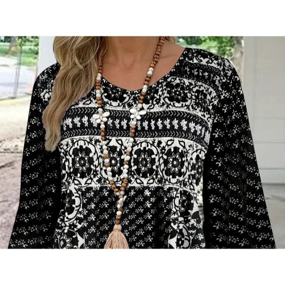Black & White 6X Tunic Top Empire Waist 3/4 sleeve V-Neck Measures To Be 3X/4X - Picture 2 of 13
